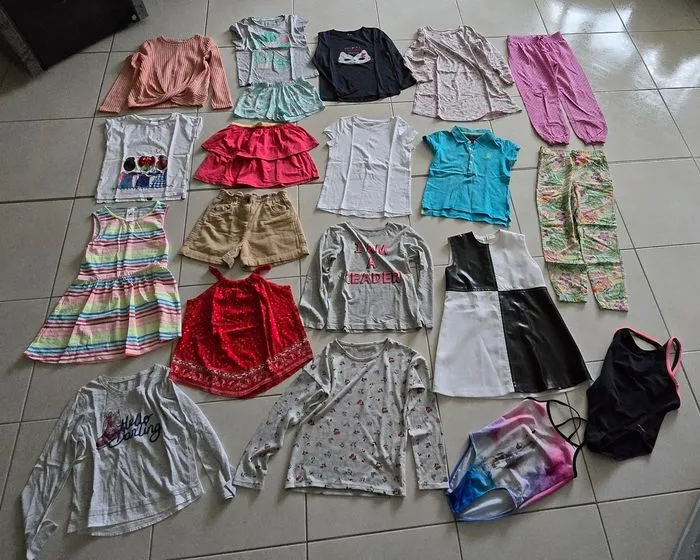 Lot vêtements fille 7-8 ans - C&A - 7 ans  | Beebs