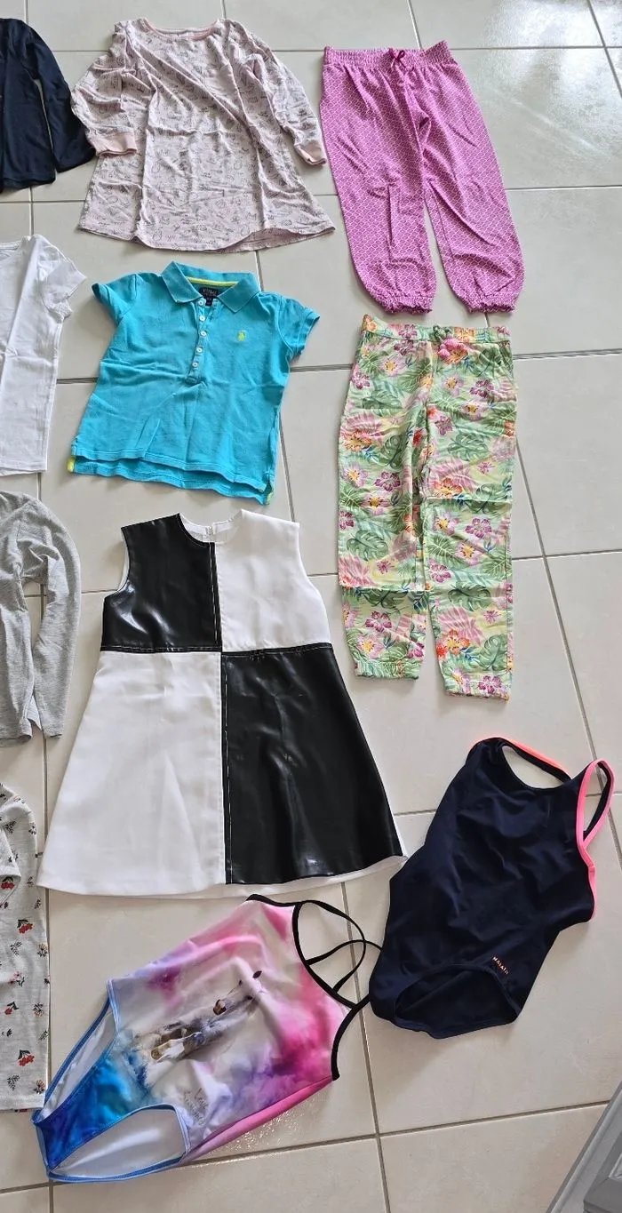 Lot vêtements fille 7-8 ans - C&A - 7 ans  | Beebs