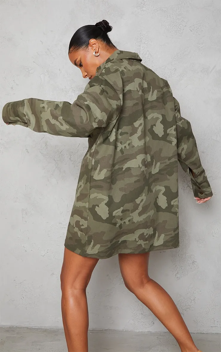 Robe chemise oversize style cargo camouflage multicolore à poches