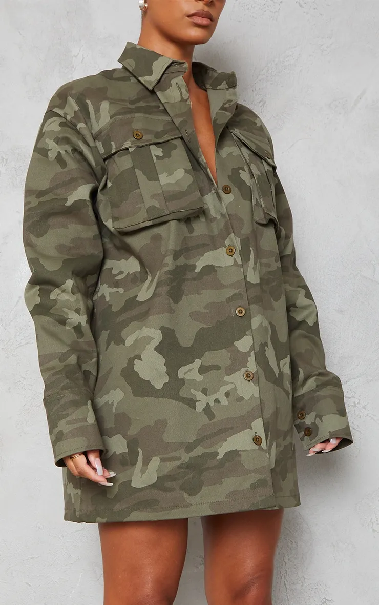 Robe chemise oversize style cargo camouflage multicolore à poches