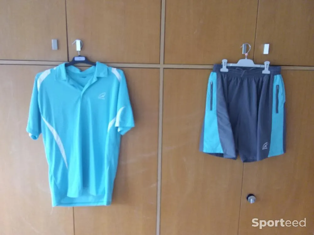 Vêtements de tennis  d'occasion Ajouté le : 09/10/2023